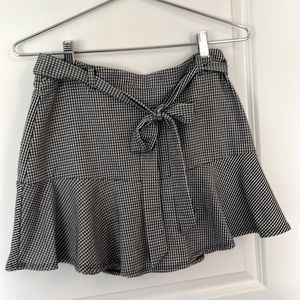 Gingham, pablum skirt, size medium 15 inches long
